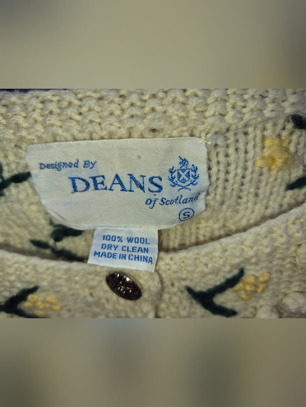 Vintage Cream-Colored Wool cardigan by Deans of Scotland - Picture 3 of 7